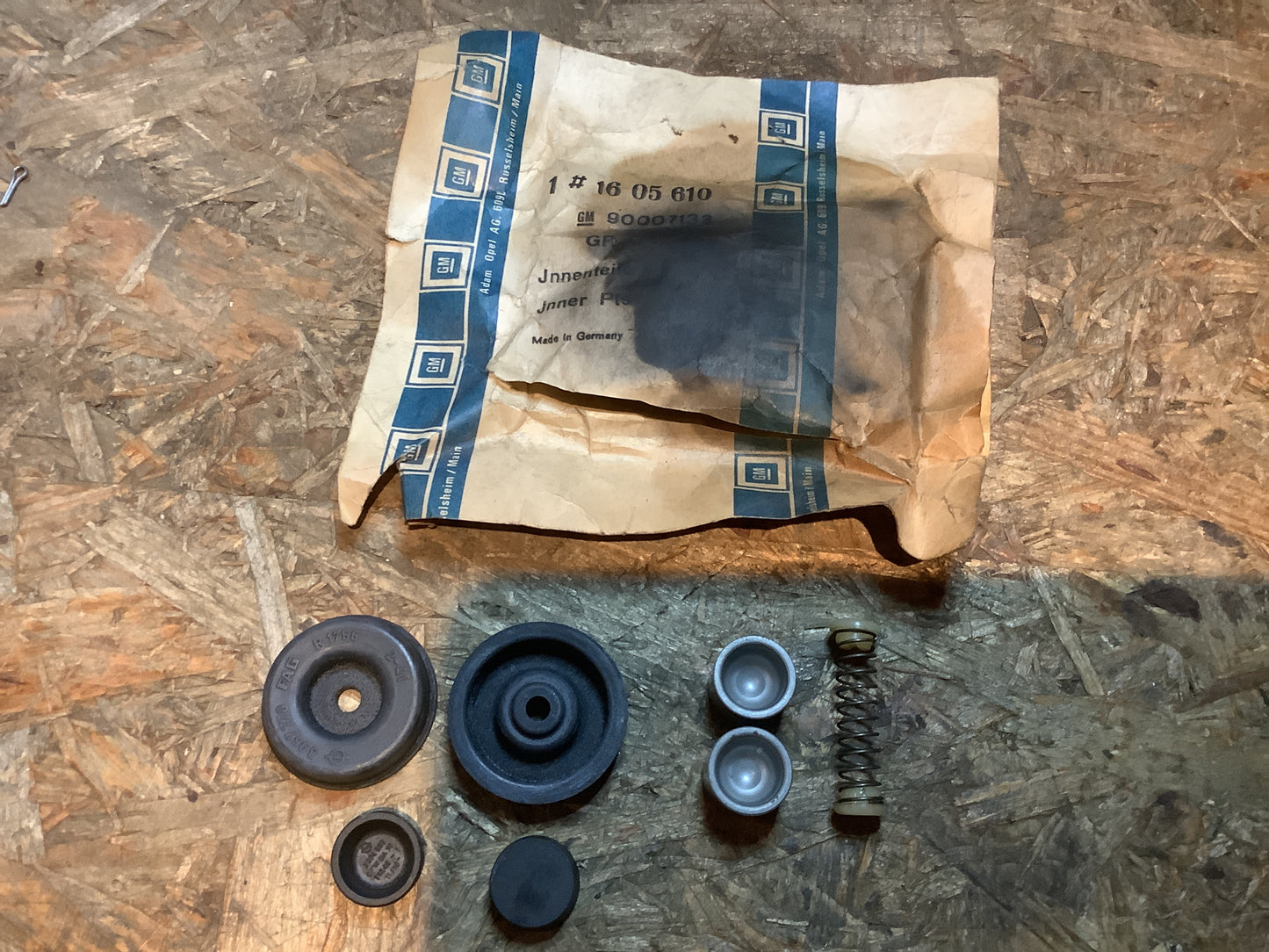 Opel Modell unbekannt Innenteile Original GM NEU