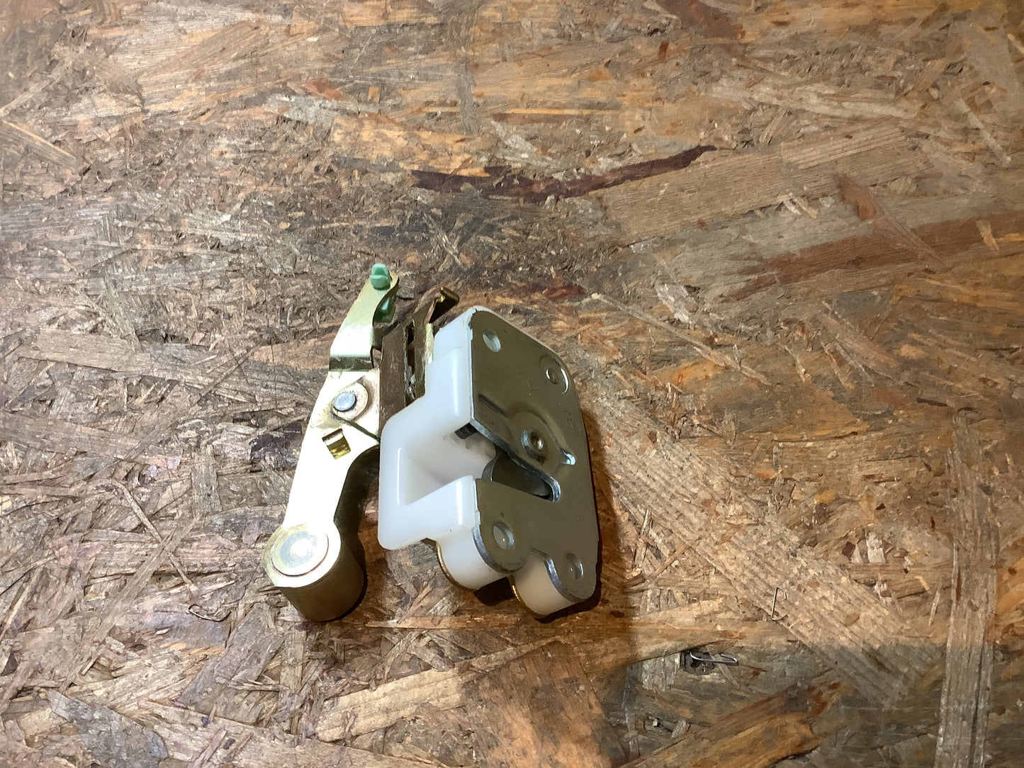 Mitsubischi L300 Verriegelung, Tür H.R Original Mitsubishi NEU