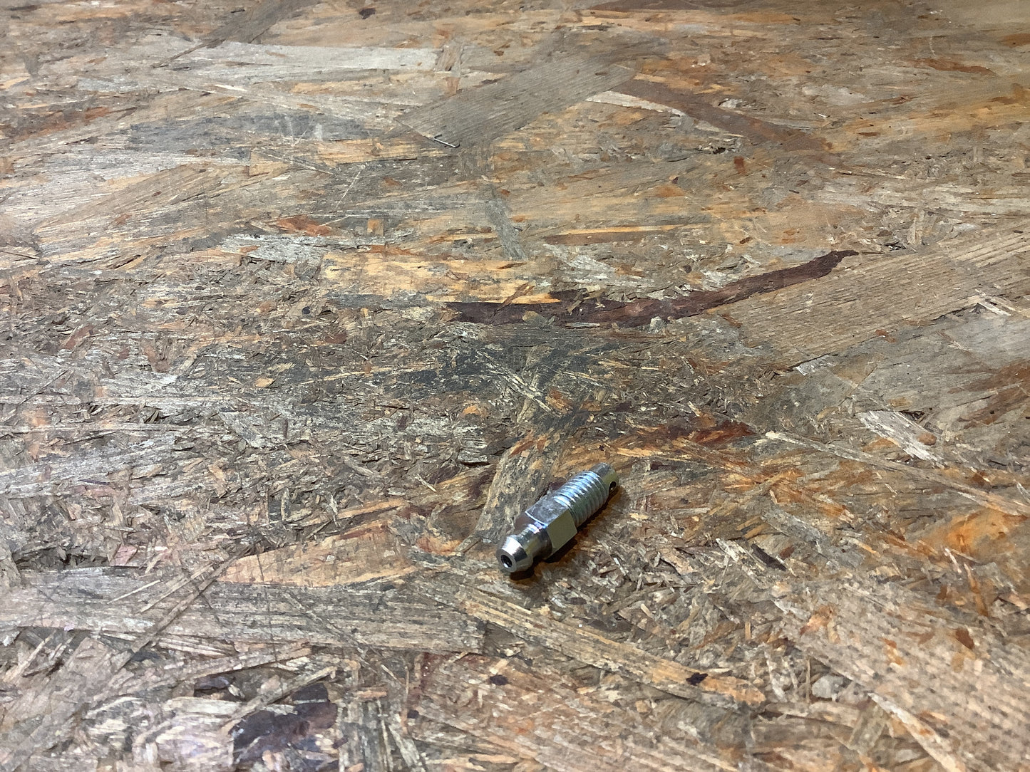 Chevrolet Nexia 1,5L Entlüftungsventil, Hinterradbremse Original GM NEU