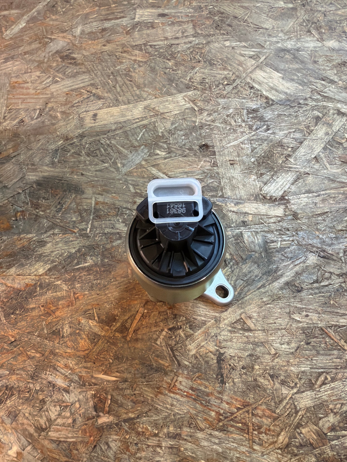 Original GM Opel Astrah G Vectra B AGR Ventil NEU