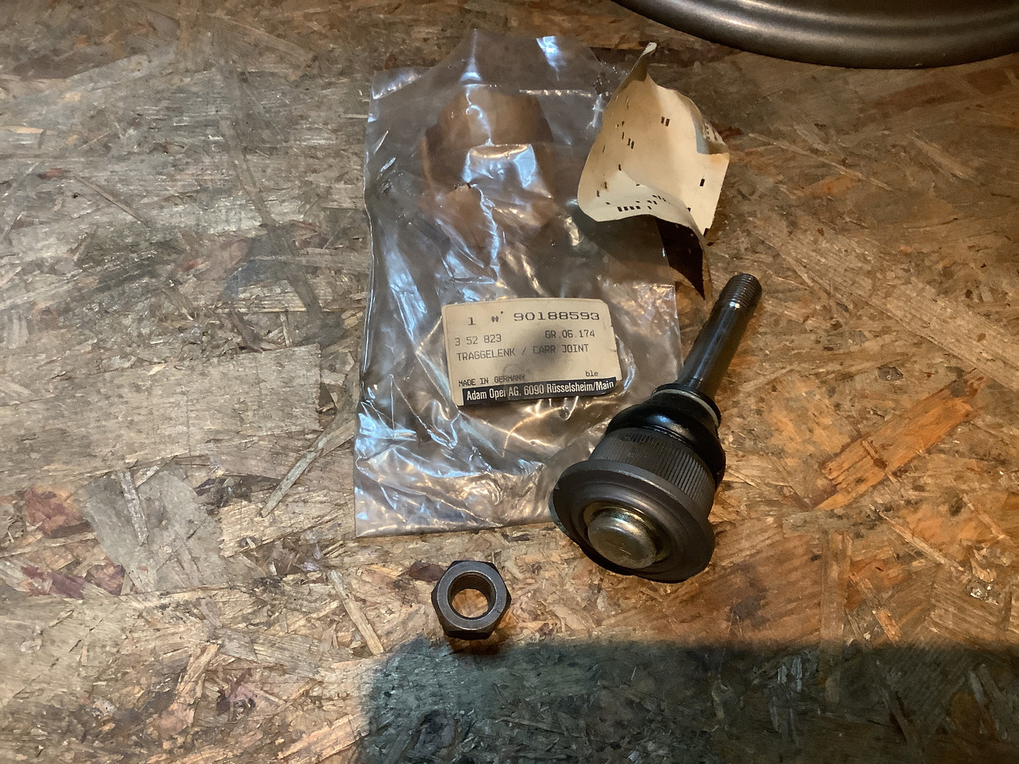 Opel Commodore C, Monza A, Rekord E, Senator A Traggelenk Original Opel NEU