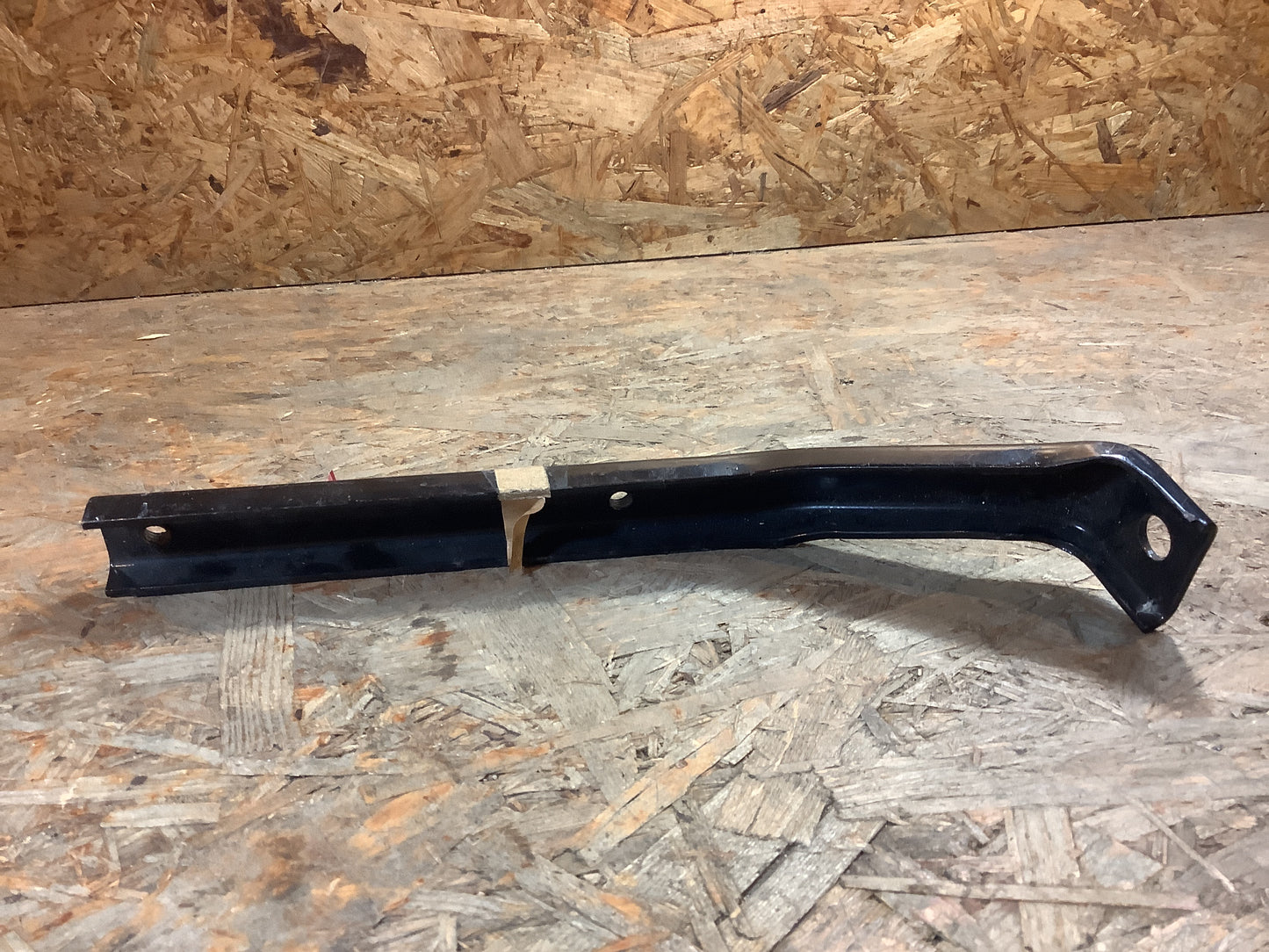 Manta B, Halter, Stoßstange V.L Original GM NEU