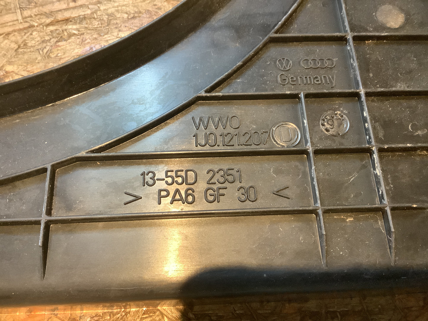 VW Golf IV Lüfterring Original VW NEU