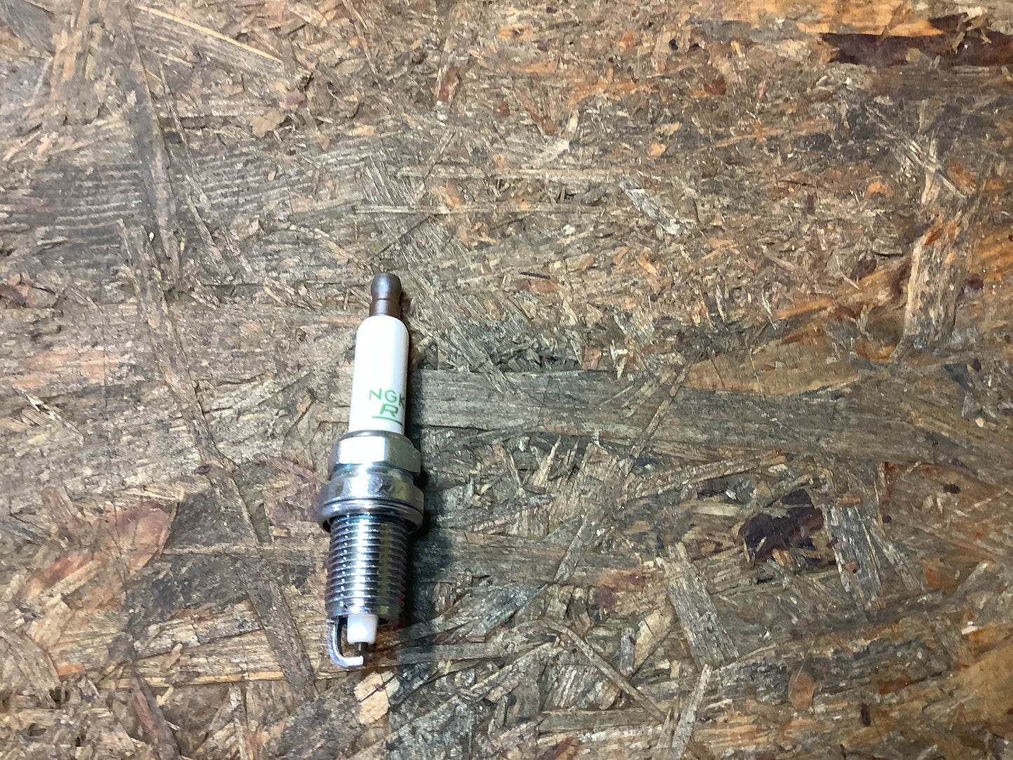 Chevrolet Cruze Aveo Zündkerze Original GM NEU