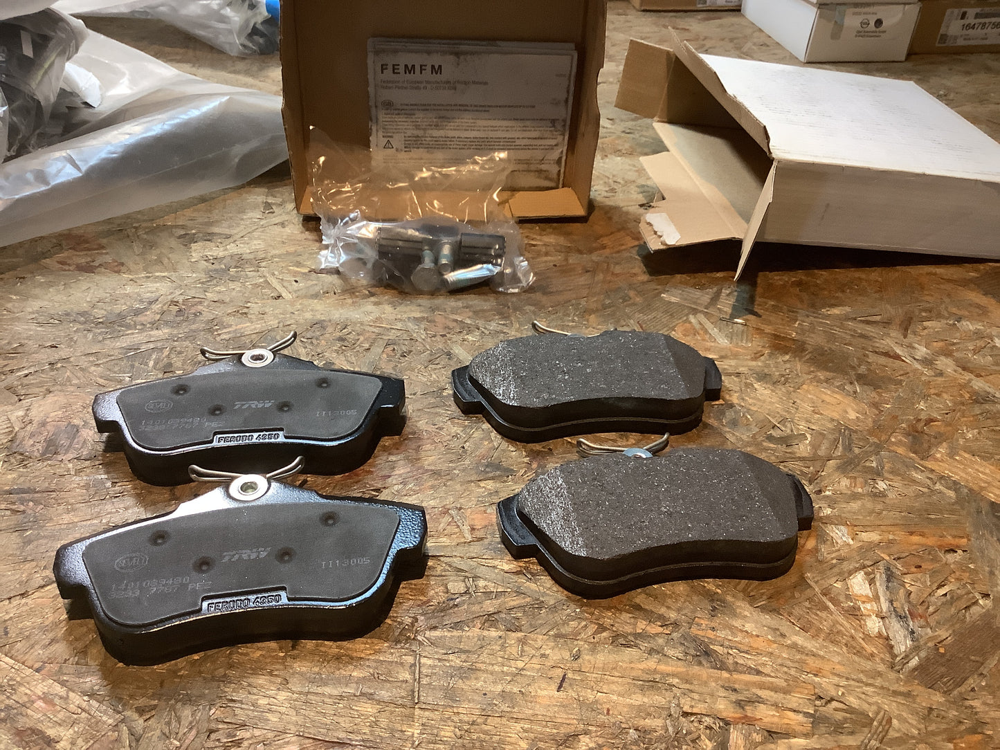 Citroën Jumpy II, Fiat Scudo, Peugeot Expert, Toyota ProAce Bremsbeläge hinten Original Peugeot/Citroën NEU