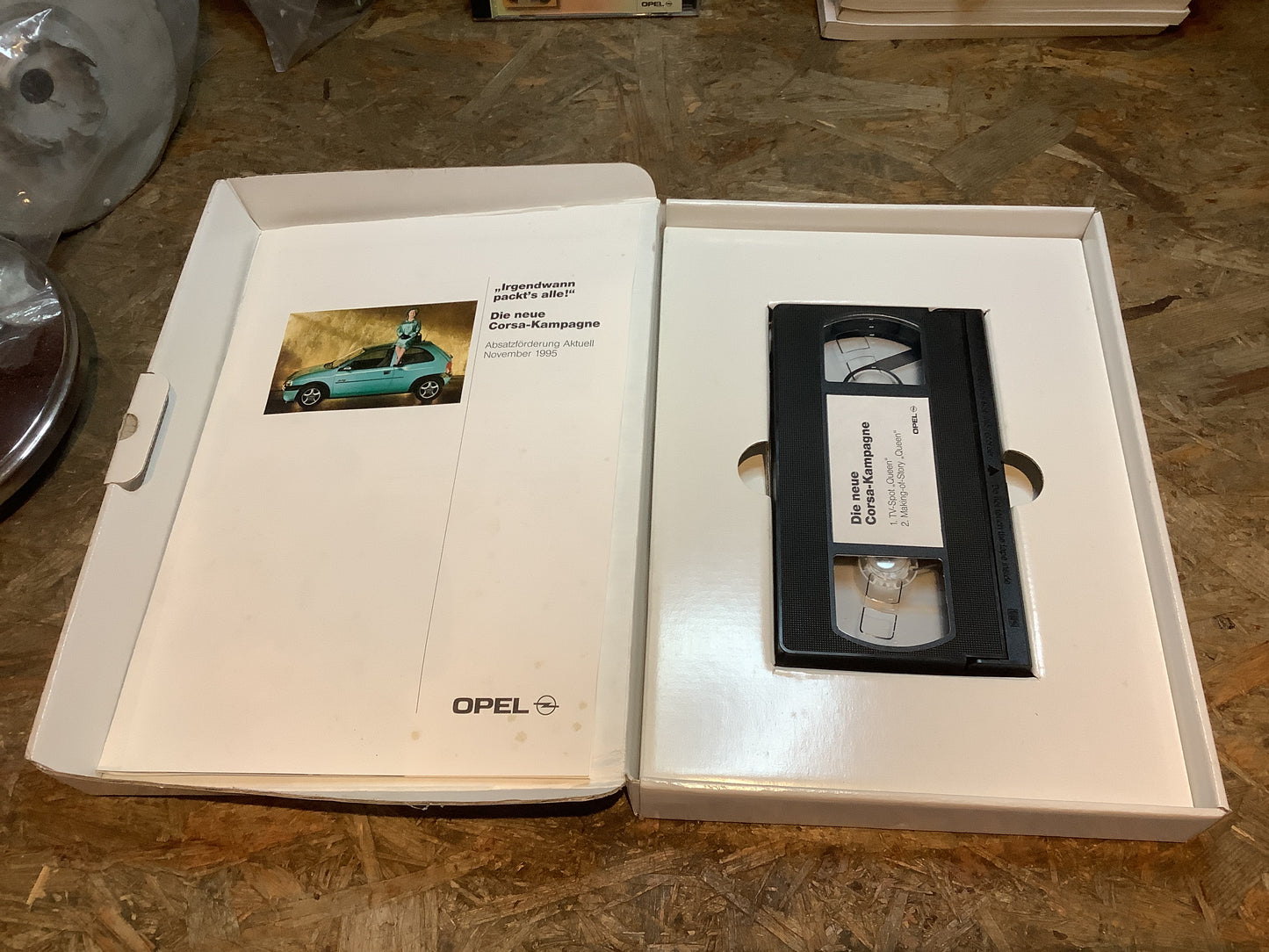 Corsa B Opel Promotion Packet mit VHS und Heft November 1995