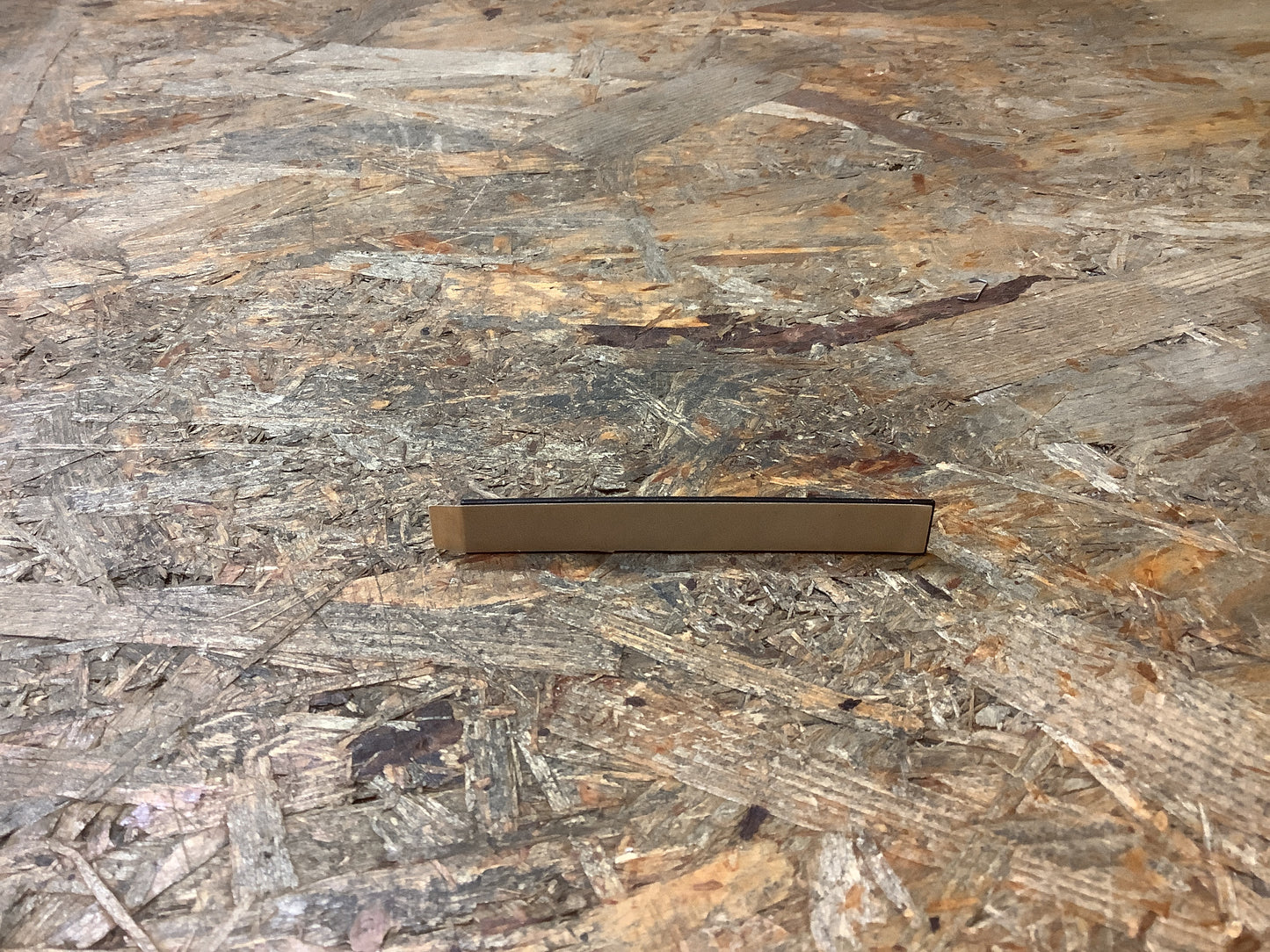 Mitsubishi Colt Anschlagstück, Frontscheibe Original Mitsubishi NEU