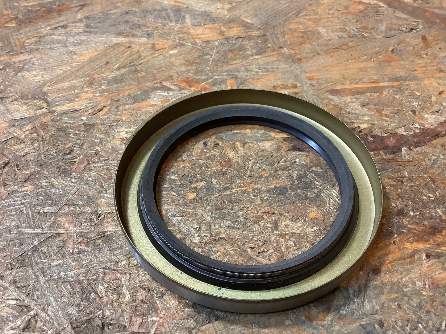 Mitsubishi Canter Fuso Innerer Wellendichtring Original Mitsubishi NEU