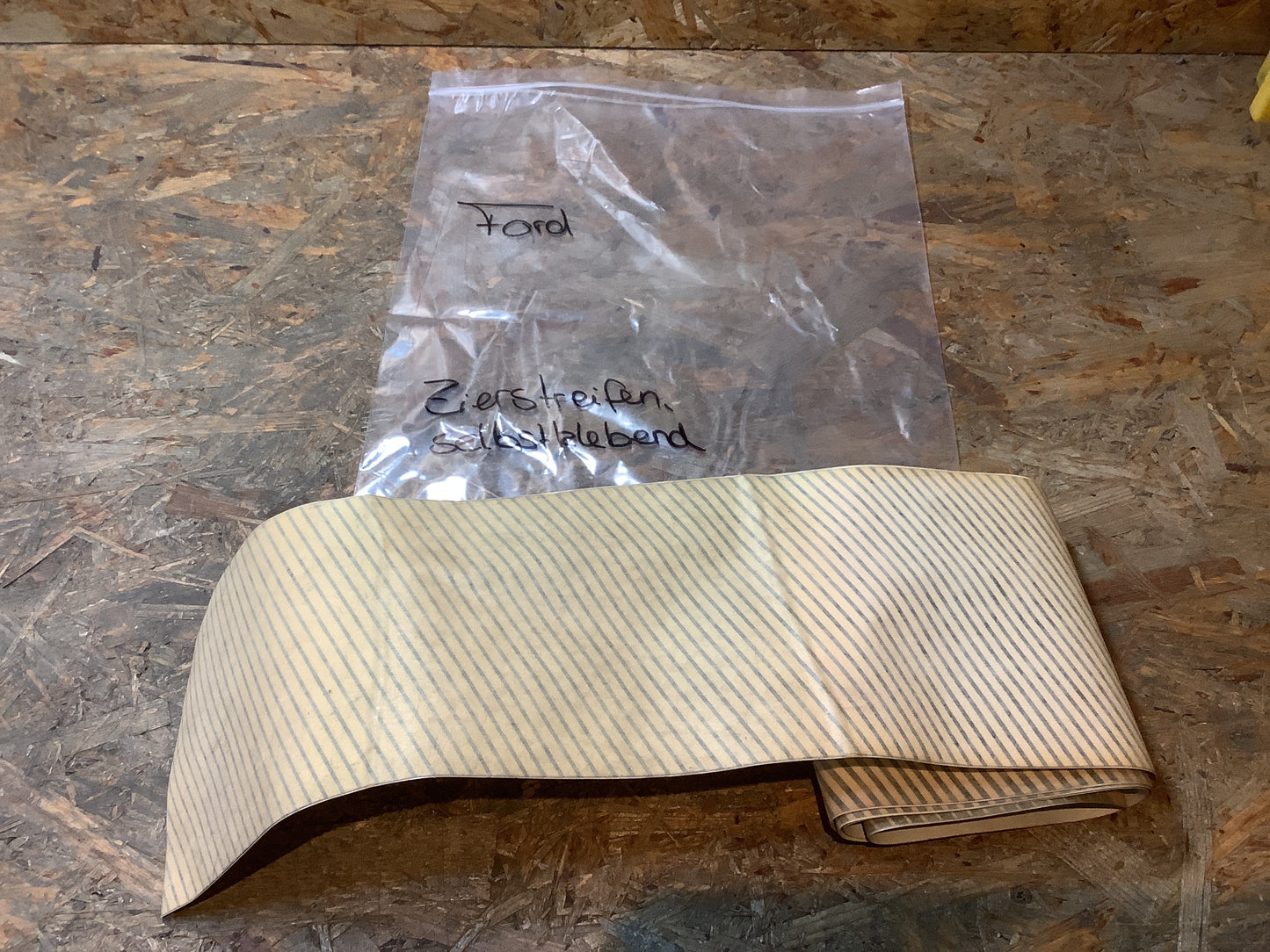 Ford Zierstreifen, selbstklebend Original Ford NEU