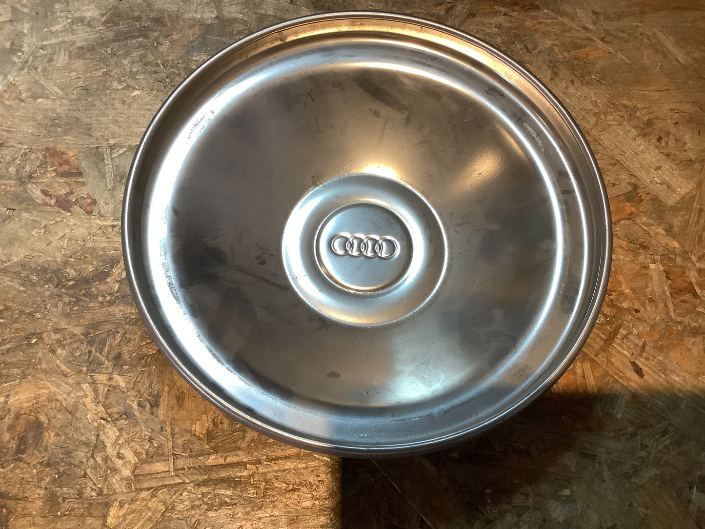 Audi F 103, Audi 60/75/90 Radkappe 13“ NEU