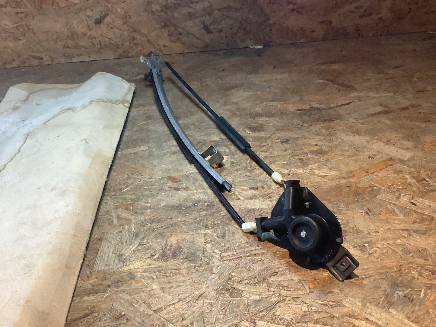 Audi 100 C1/C2, Audi 80 Typ 81/85/B2, Audi 80 B3/B4, VW Polo 86C, VW Golf I Fensterheber Original VW NEU