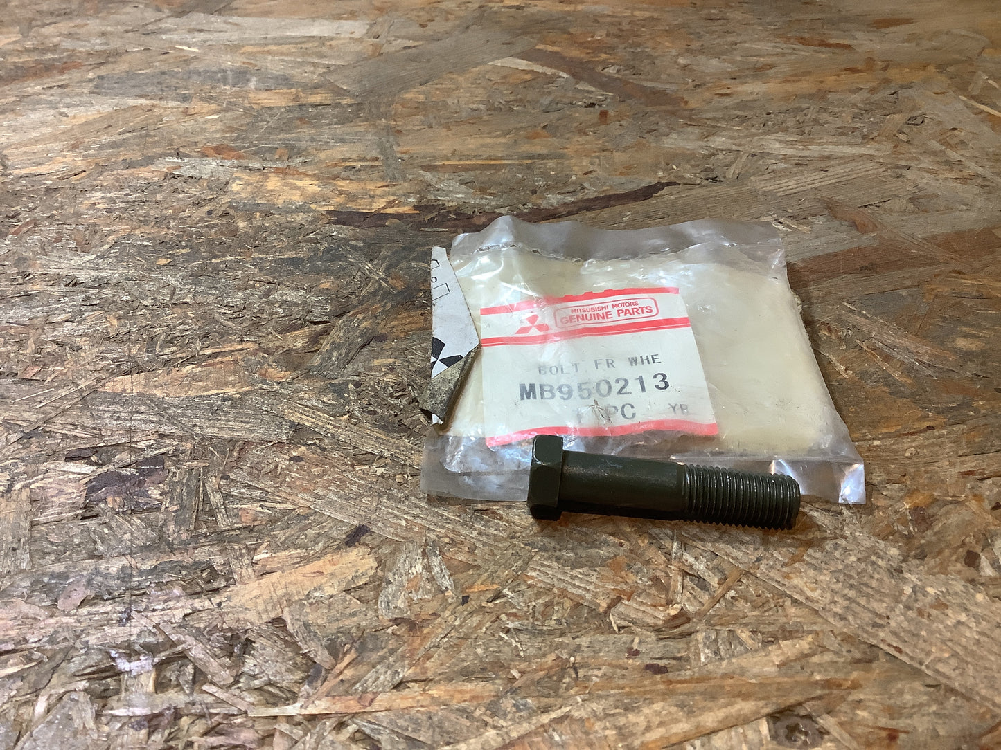 Mitsubishi L200 Radbolzen Original Mitsubishi NEU