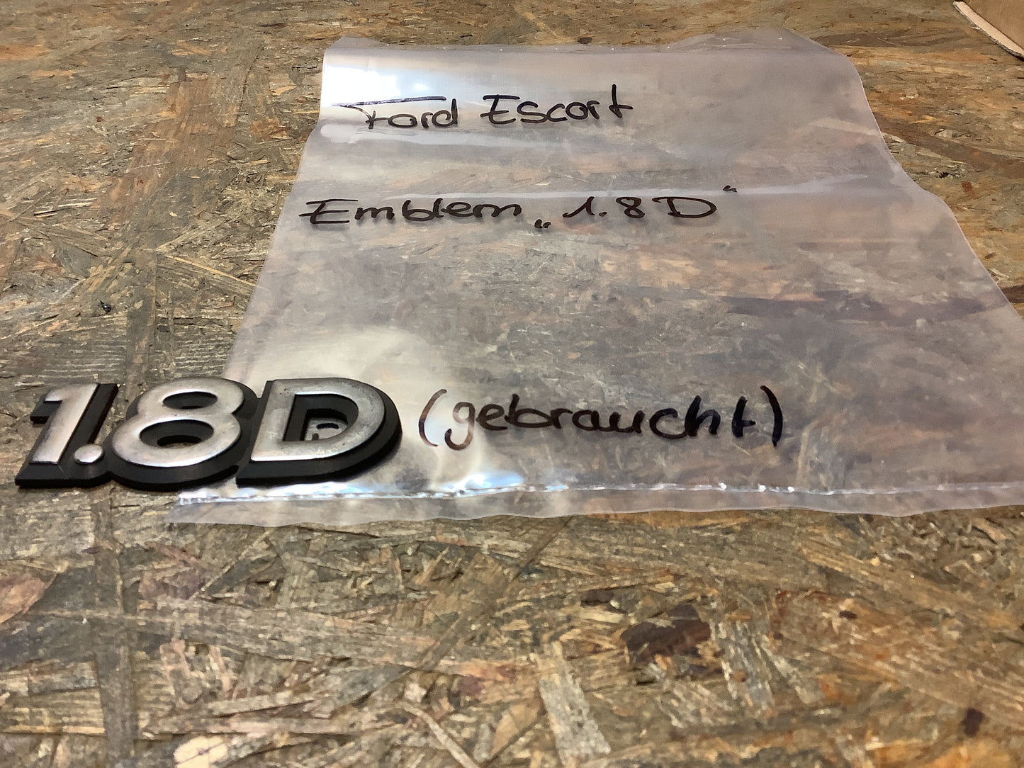 Emblem „1.8D“ Original Ford GEBRAUCHT