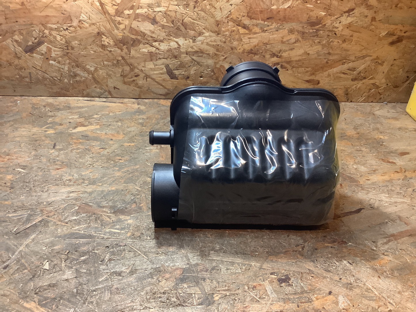 Chevrolet Captiva Luftfilterkasten/ Luftfilterresonator Original GM NEU