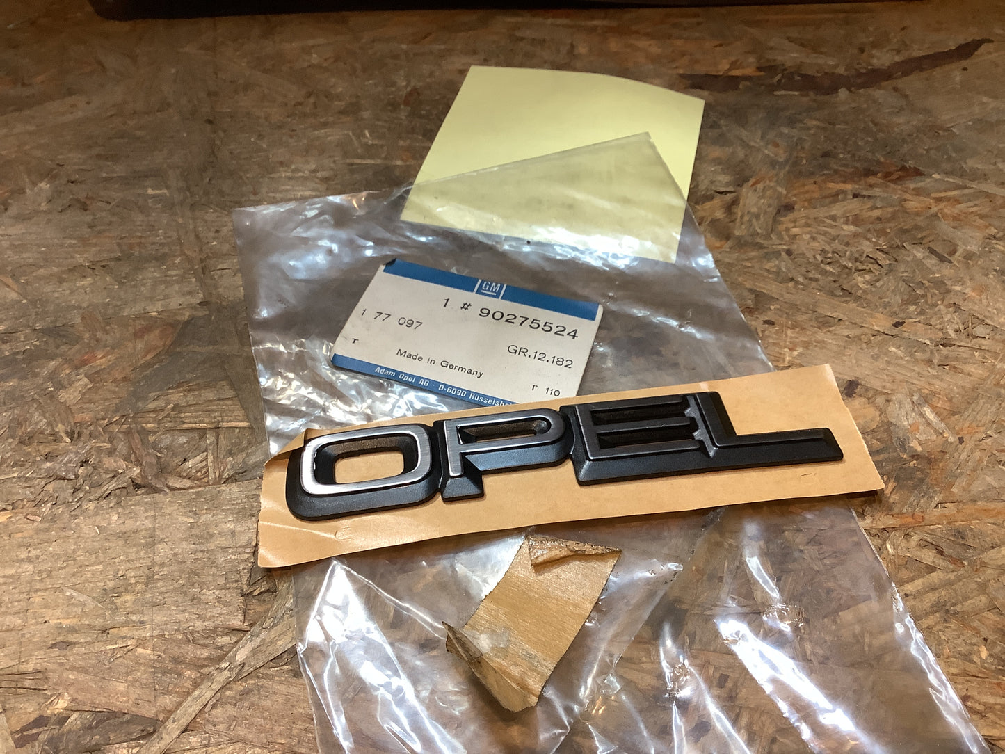 Opel Senator B, Omega A Emblem hinten Original GM NEU
