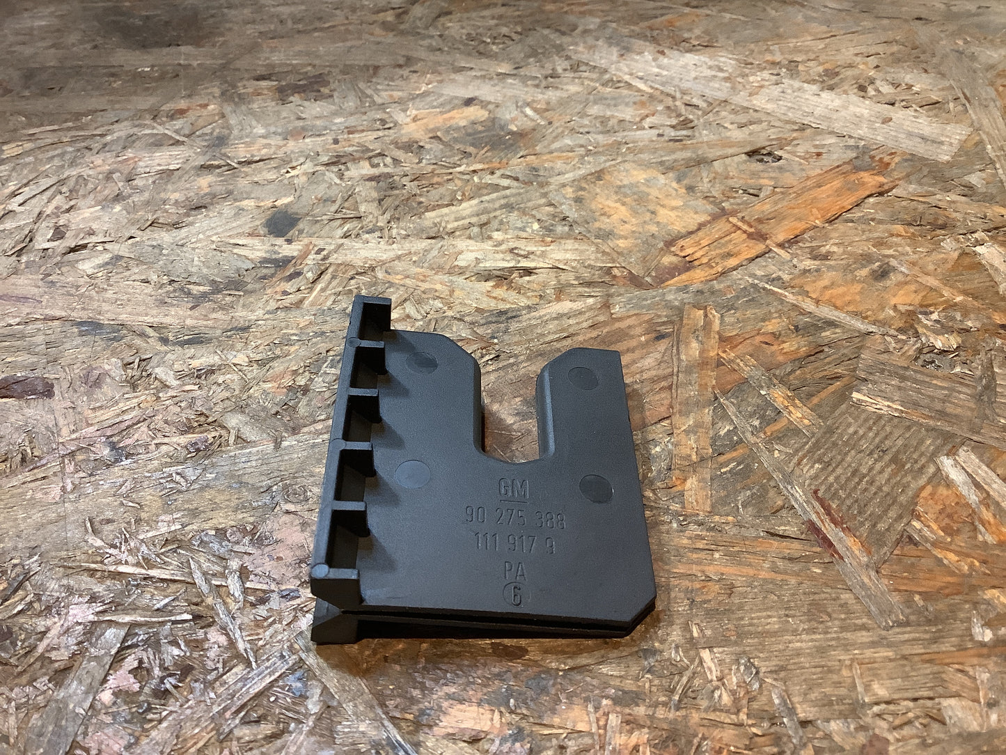 Opel Omega A, Senator B Halter Auflage Frontstoßstange Original GM NEU