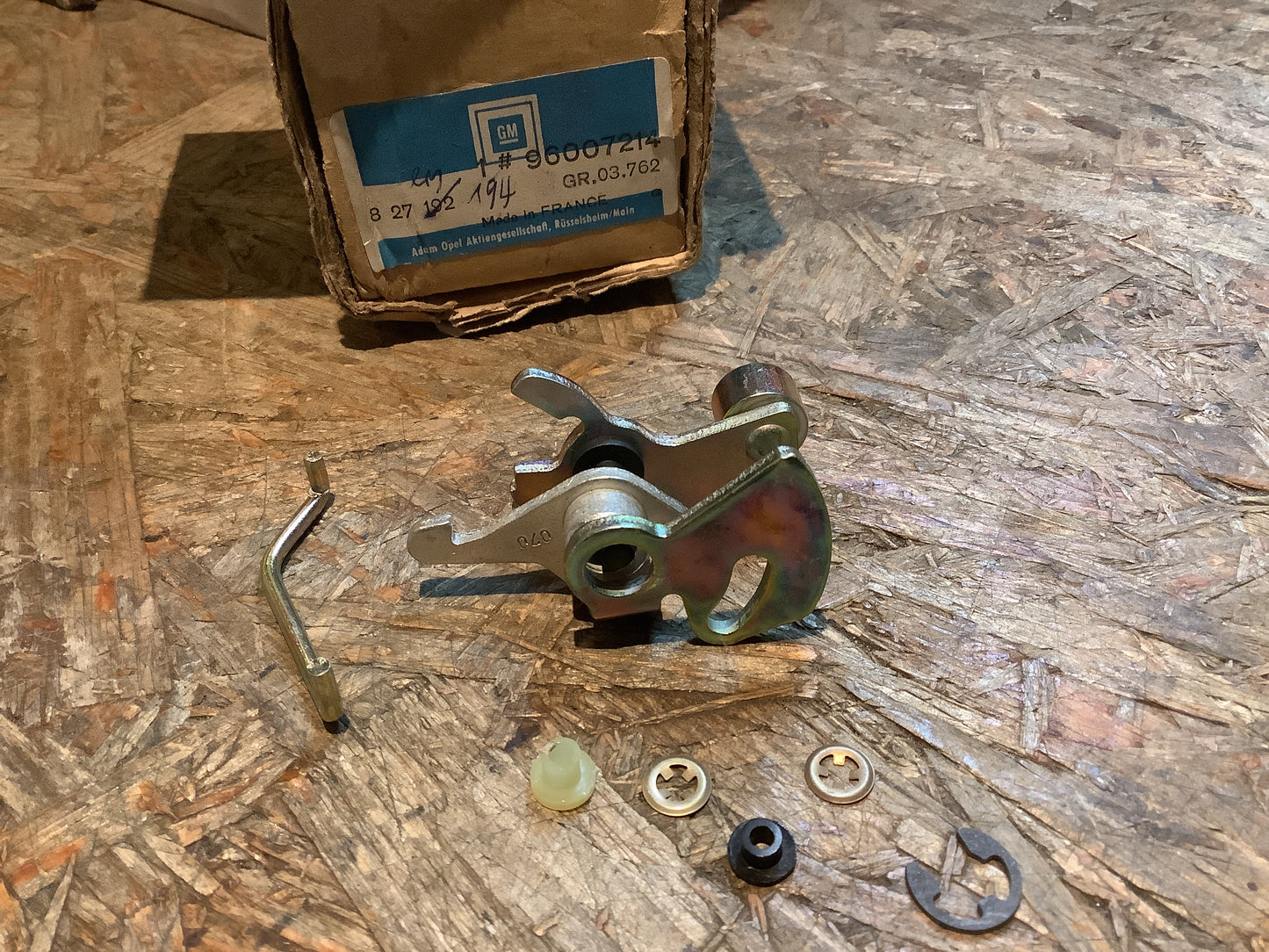 Opel Rekord E, Ascona B Stufenscheibe, Sperrklinke, Varajet Vergaser Original GM NEU