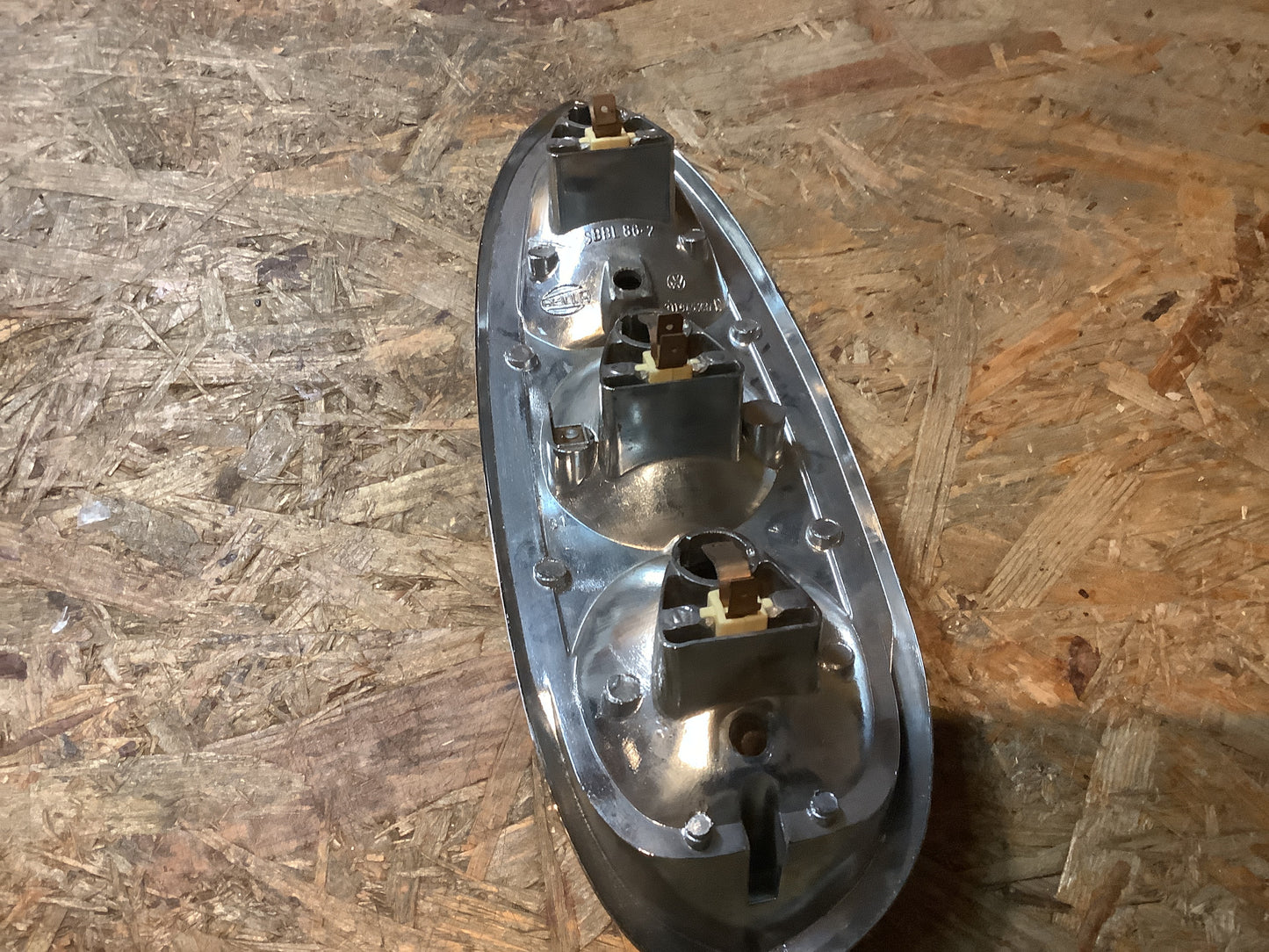 VW Typ 3 Lampenträger Rücklicht Original Hella Gebraucht