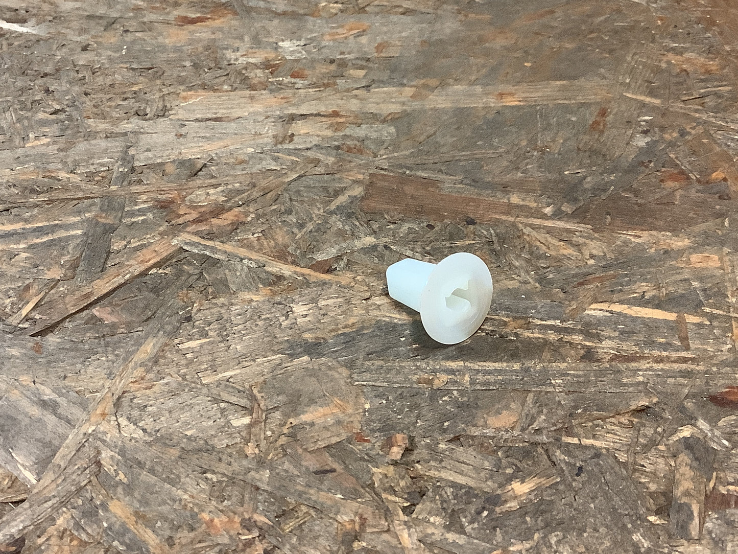 Mitsubishi Colt Clip Schutzleiste Original Mitsubishi NEU