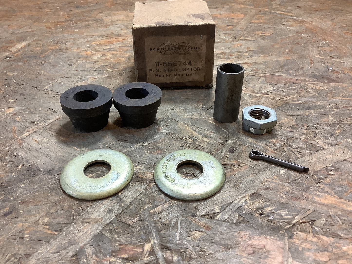 Ford 17M (P3) Vorderachs-Stabilisator Reperatursatz Original Ford NEU