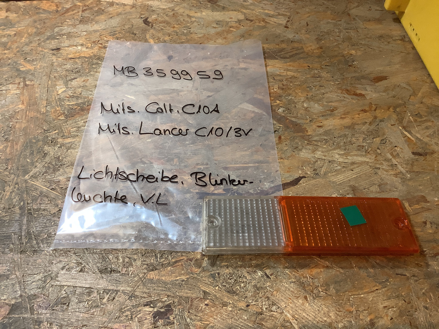 Mitsubishi Colt, C10A Lichtscheibe, Blinkerleuchte, V.L Original Mitsubishi NEU