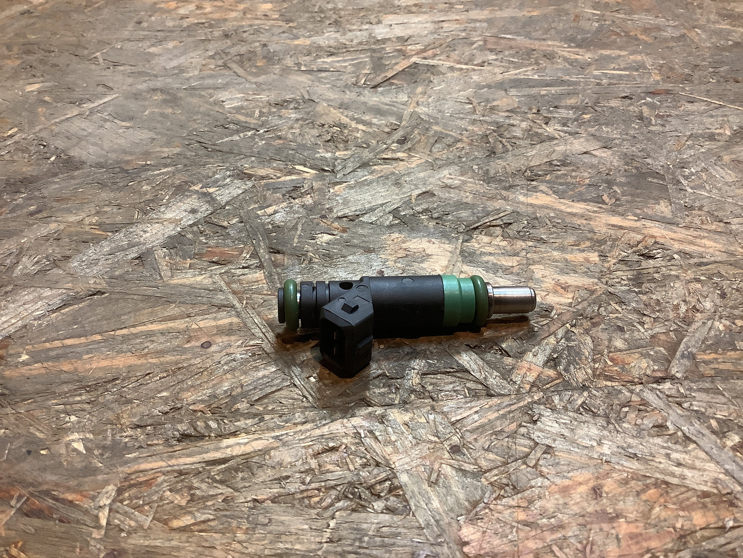 Ford B-Max 1,6; Ford C-Max 1,6; Ford Fiesta IV 1.25/1,6 Einspritzdüse Original Ford NEU