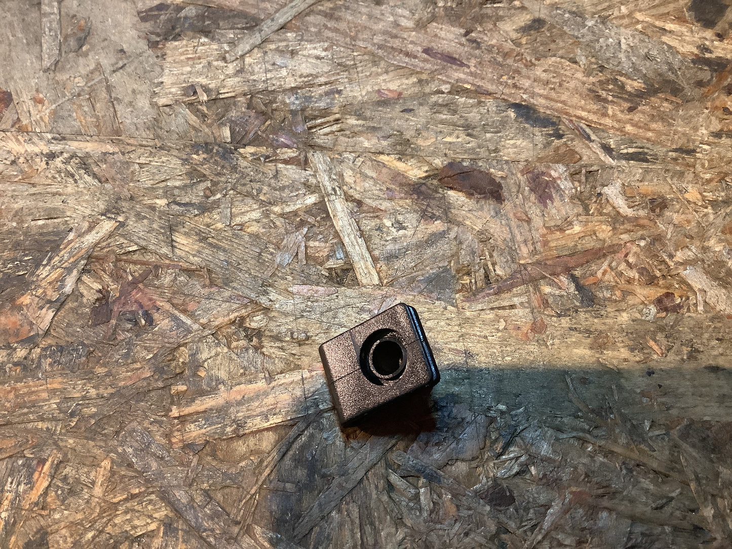 Opel Frontera A, Campo, Monterey Spiralmutter Befestigung Schmutzfänger Original GM NEU