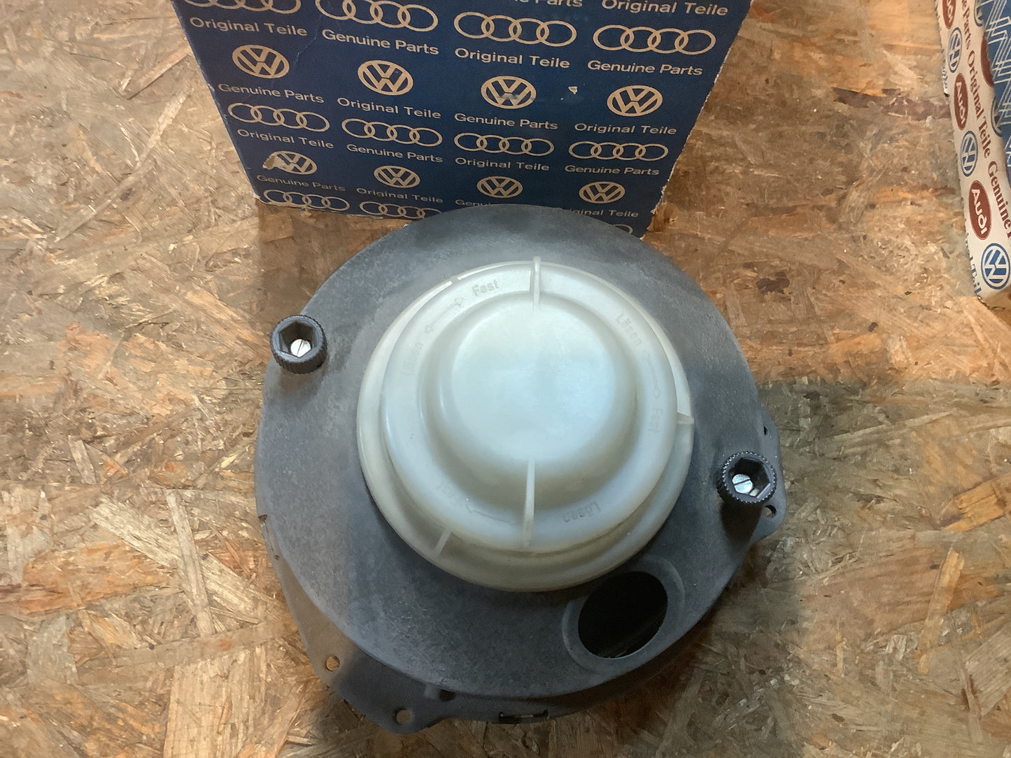 Audi 80 B1 Scheinwerfer Original Genuine Parts Hella NEU
