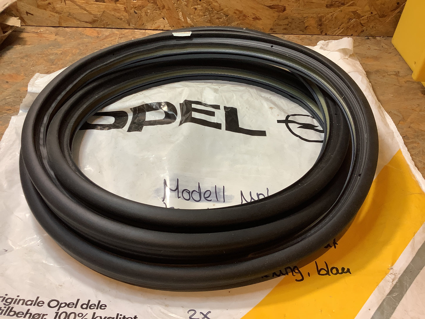 Modell unbekannt Gummiabdichtung mit Flanschabdeckung, blau Original Opel NEU