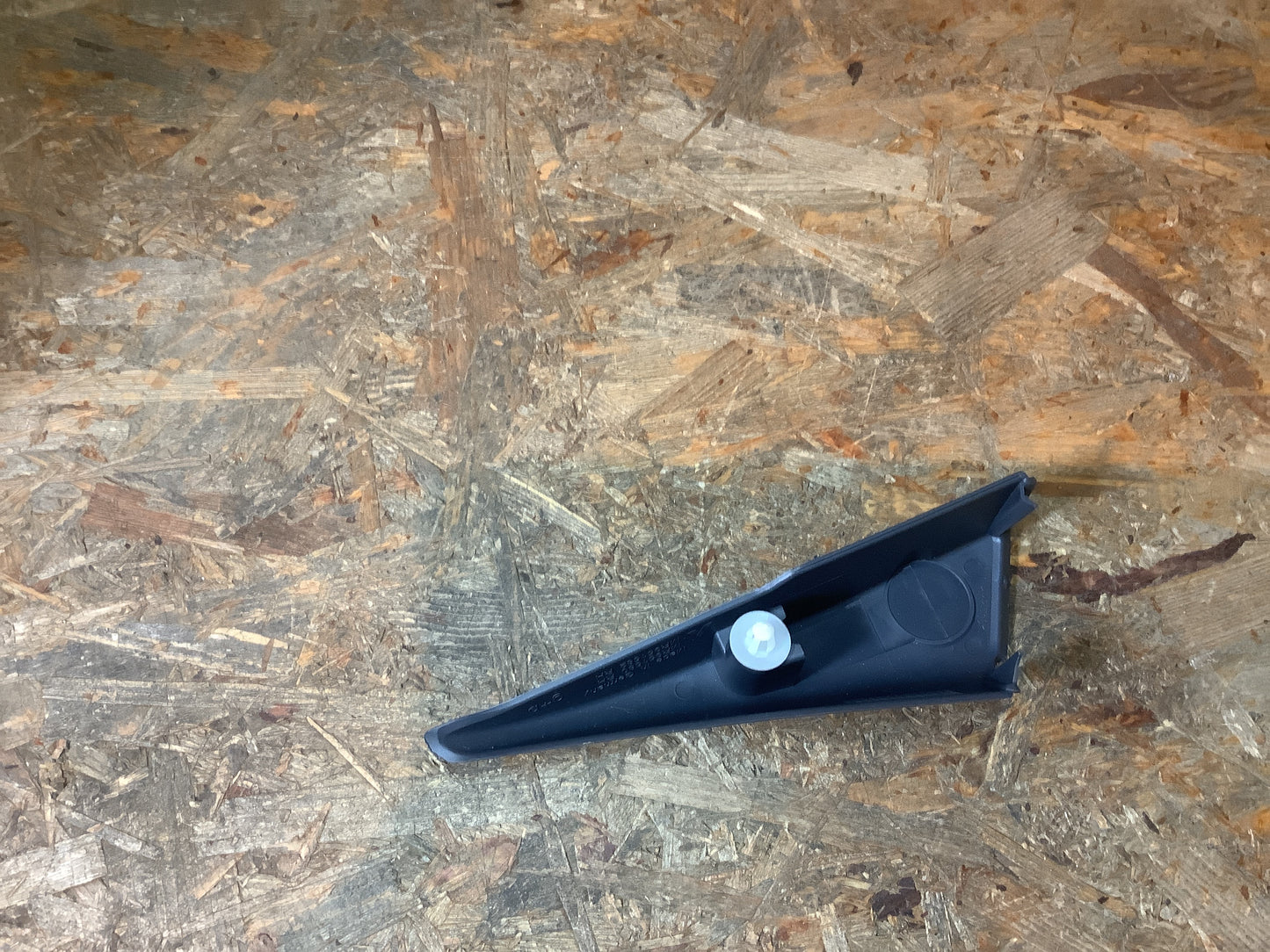 Vordere Türverkleidung Original Mitsubishi Colt NEU
