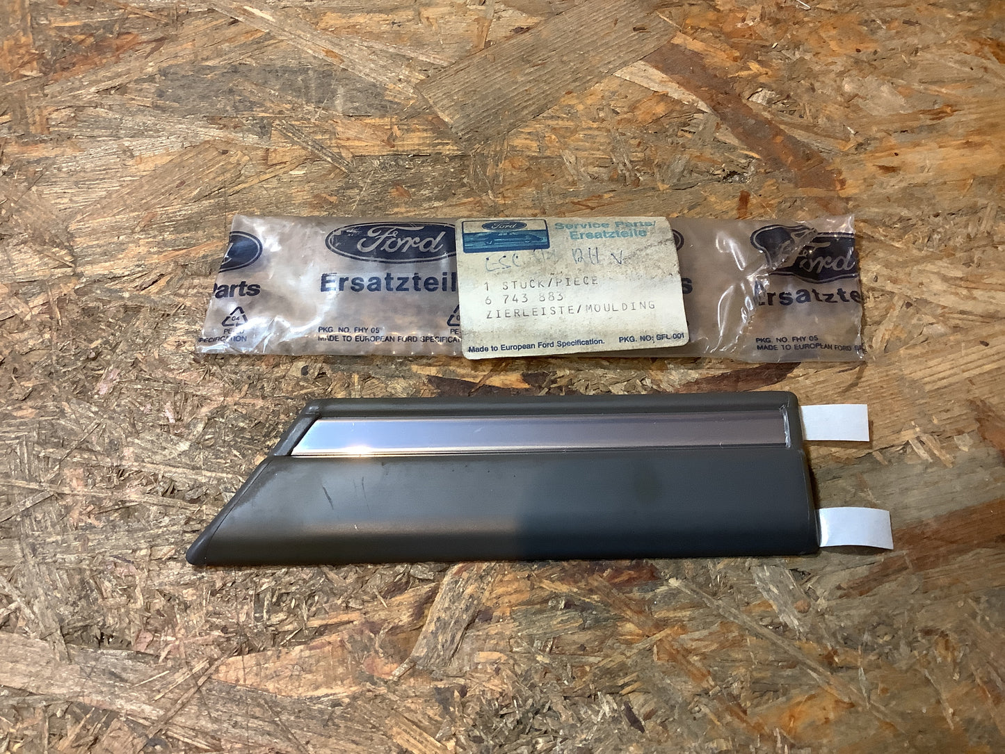 Ford Escort; Zierleiste, grau-Silber Original Ford NEU