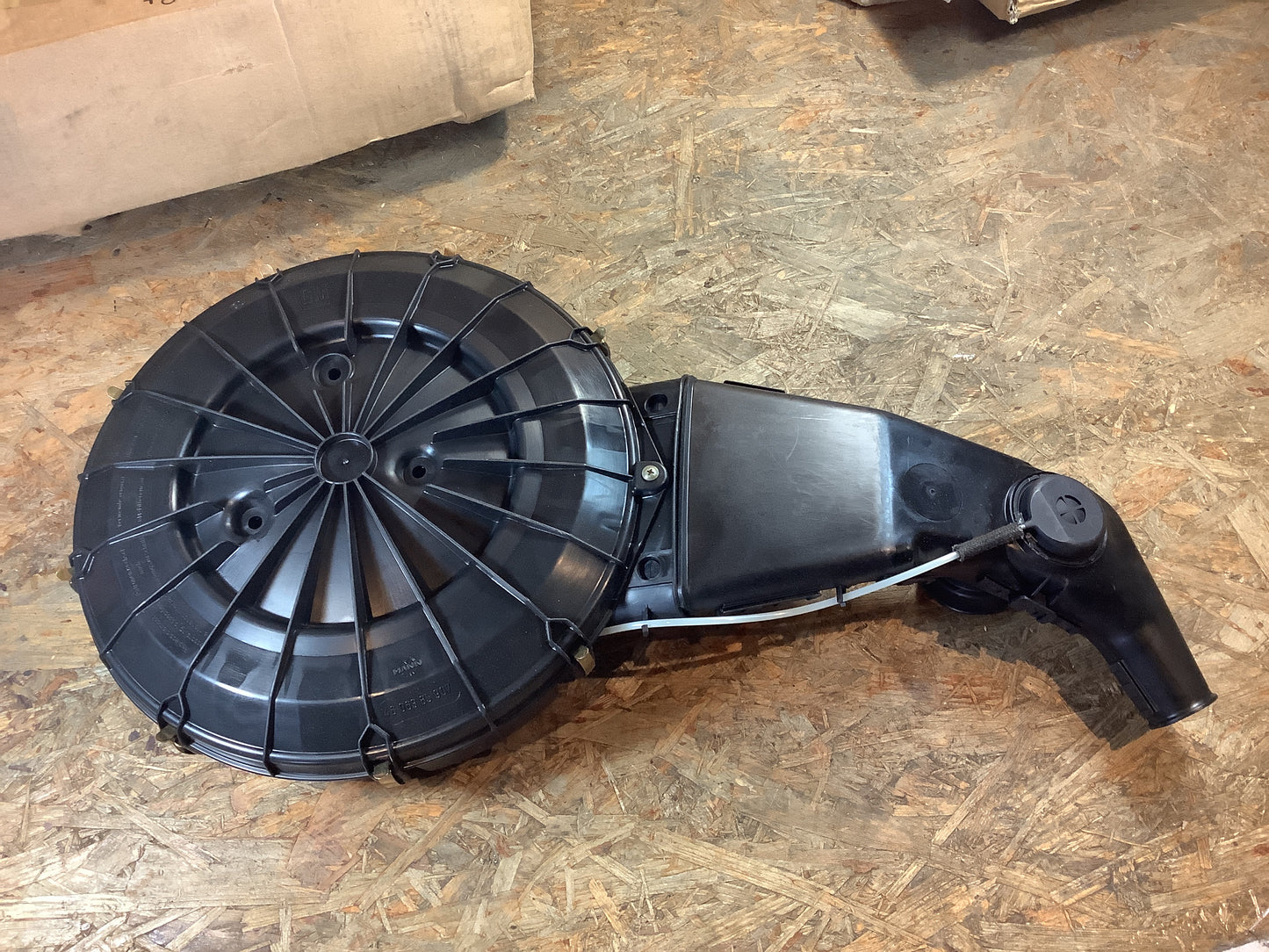 Opel Ascona C Ansaugung/Luftreiniger Original GM NEU