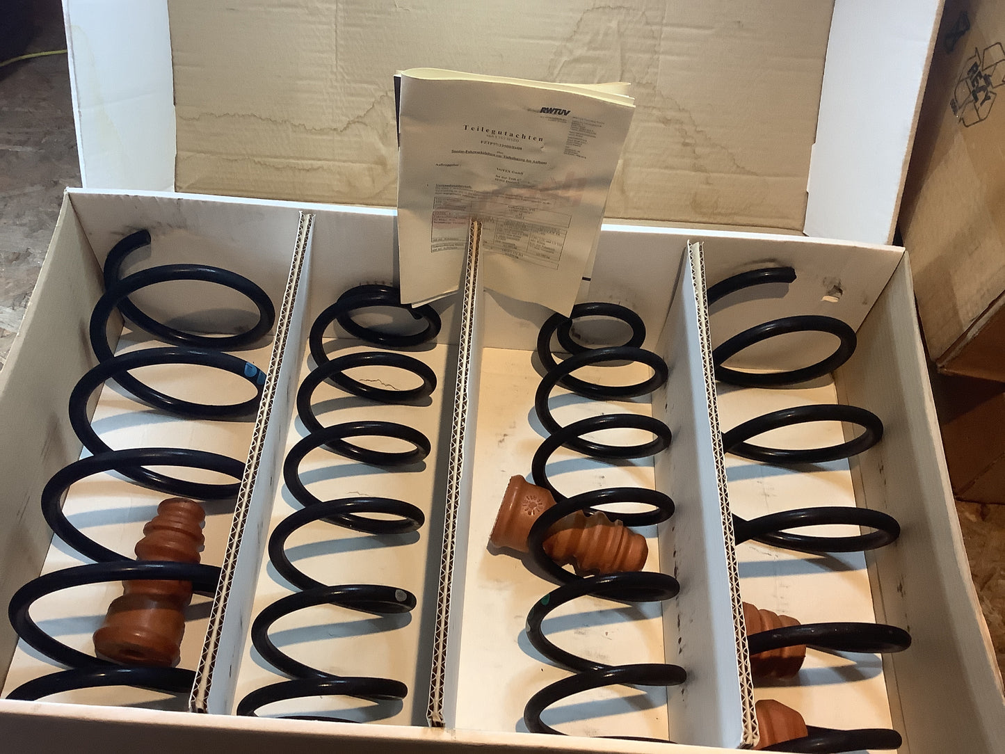 VW Golf IV 1,4 / 1,6 L Tieferlegungssatz Achslast bis 910kg, 30mm Original Votex NEU