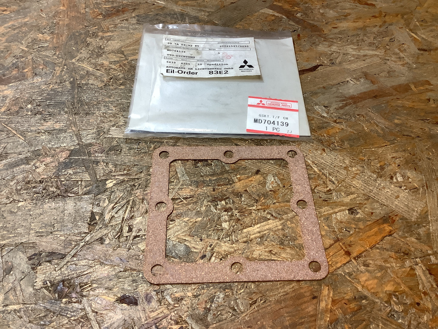 Mitsubishi Outlander, Delica, L200/L300/L400, Montero Dichtung, T/F, Kettenkasten Seitendeckel Original Mitsubishi NEU