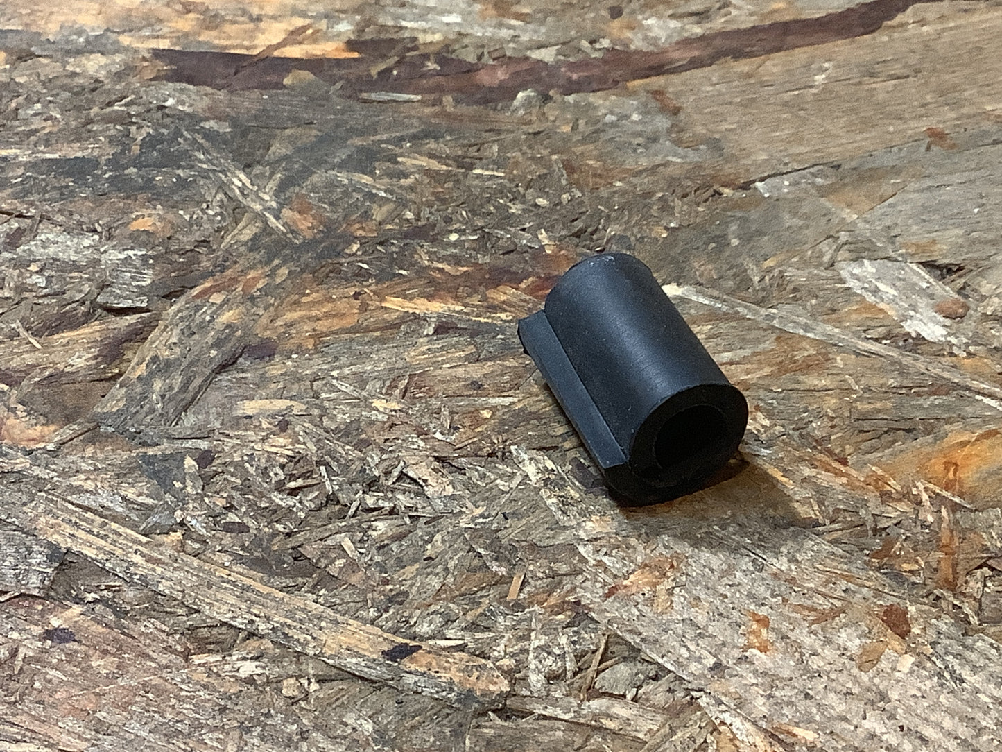 Chevrolet Lacetti, Bj. 03-13 Buchse zu Befestigung des Servolenkungsrohr Original GM NEU