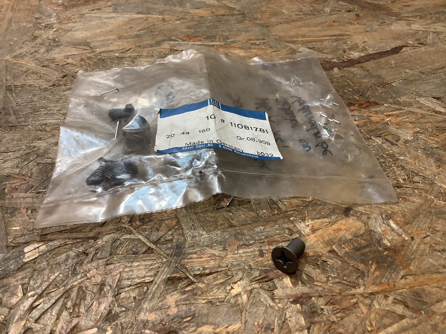 Corsa A Senkschraube M6x12 Scheibe an Vorderradnabe Original GM NEU