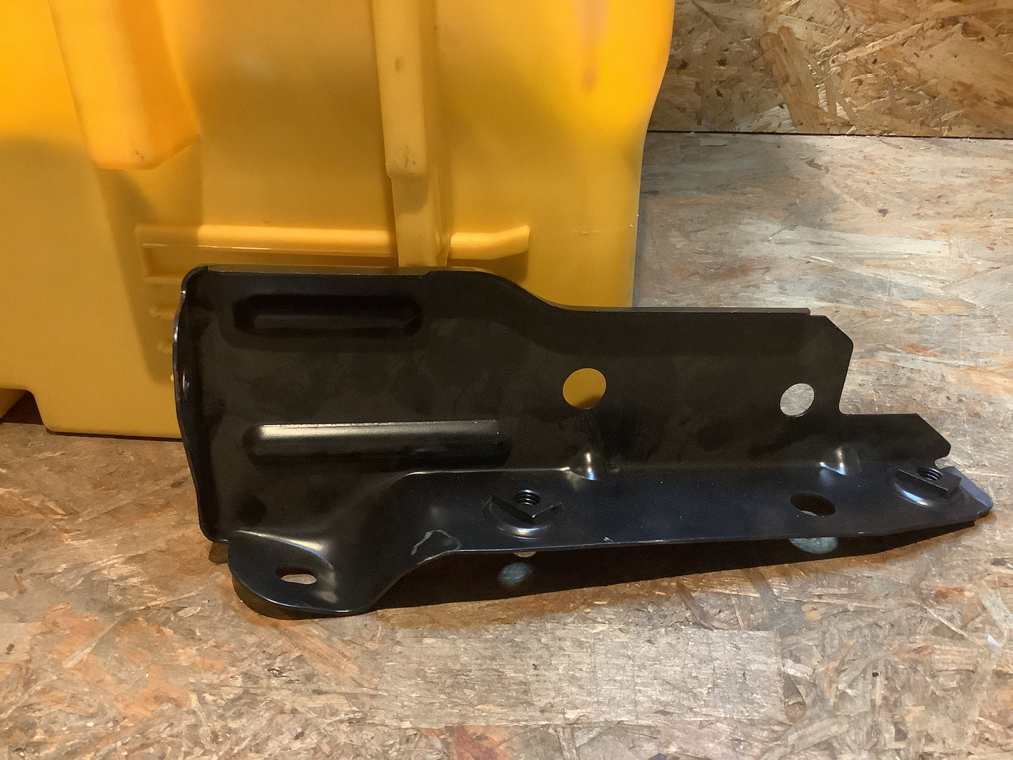 VW Passat B3 Stoßfängerträger Original VW NEU