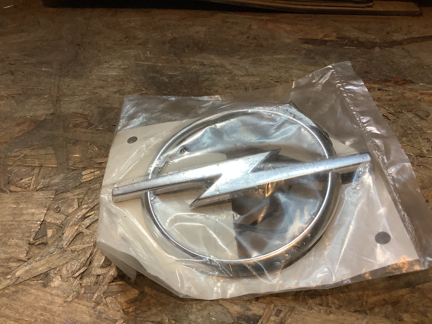 Opel Astra F Emblem hinten Original GM NEU