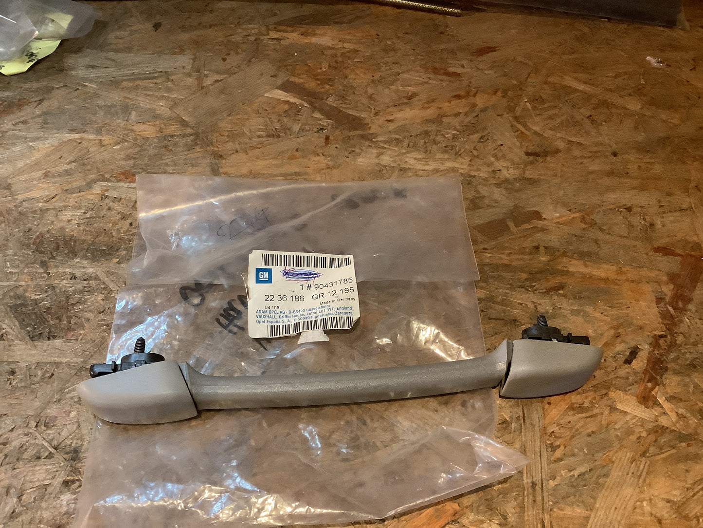Opel Omega B Heckklappe Haltegriff Original GM NEU