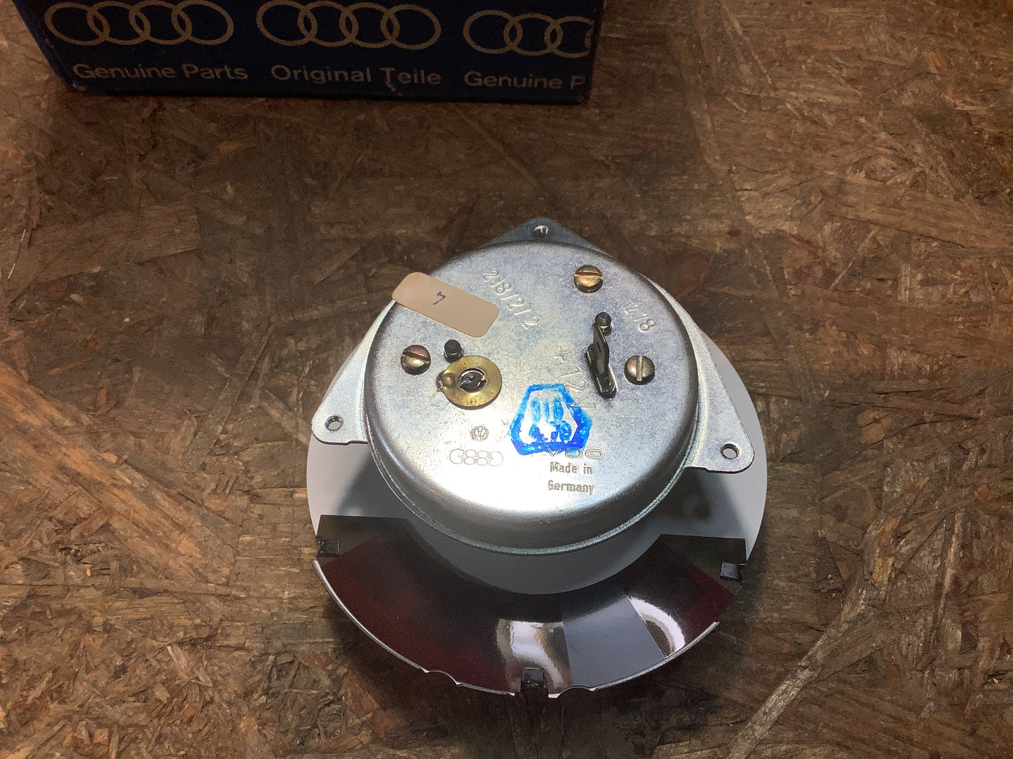 VW Polo I, Audi 50 Analoguhr Original Genuine Parts NEU