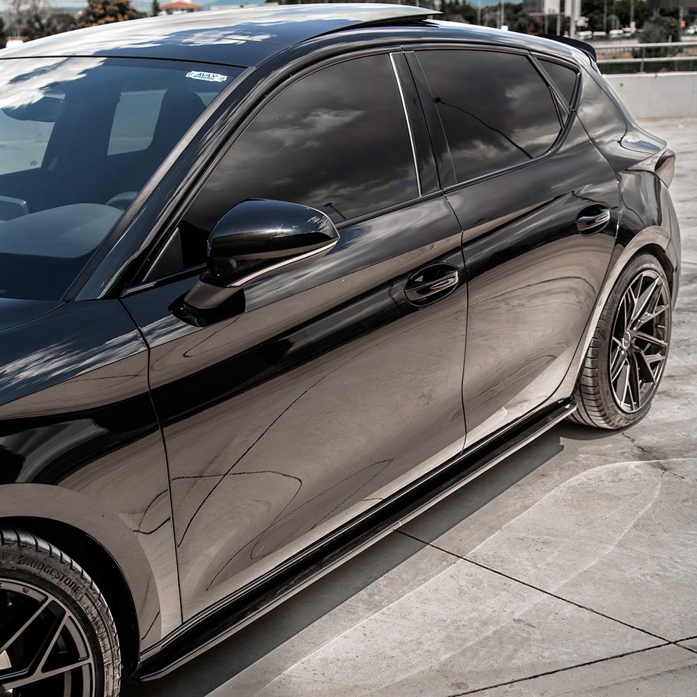 Seitenschweller passend für CUPRA Leon Mk1 / Mk1 Facelift 2020+ Hochglanz Schwarz