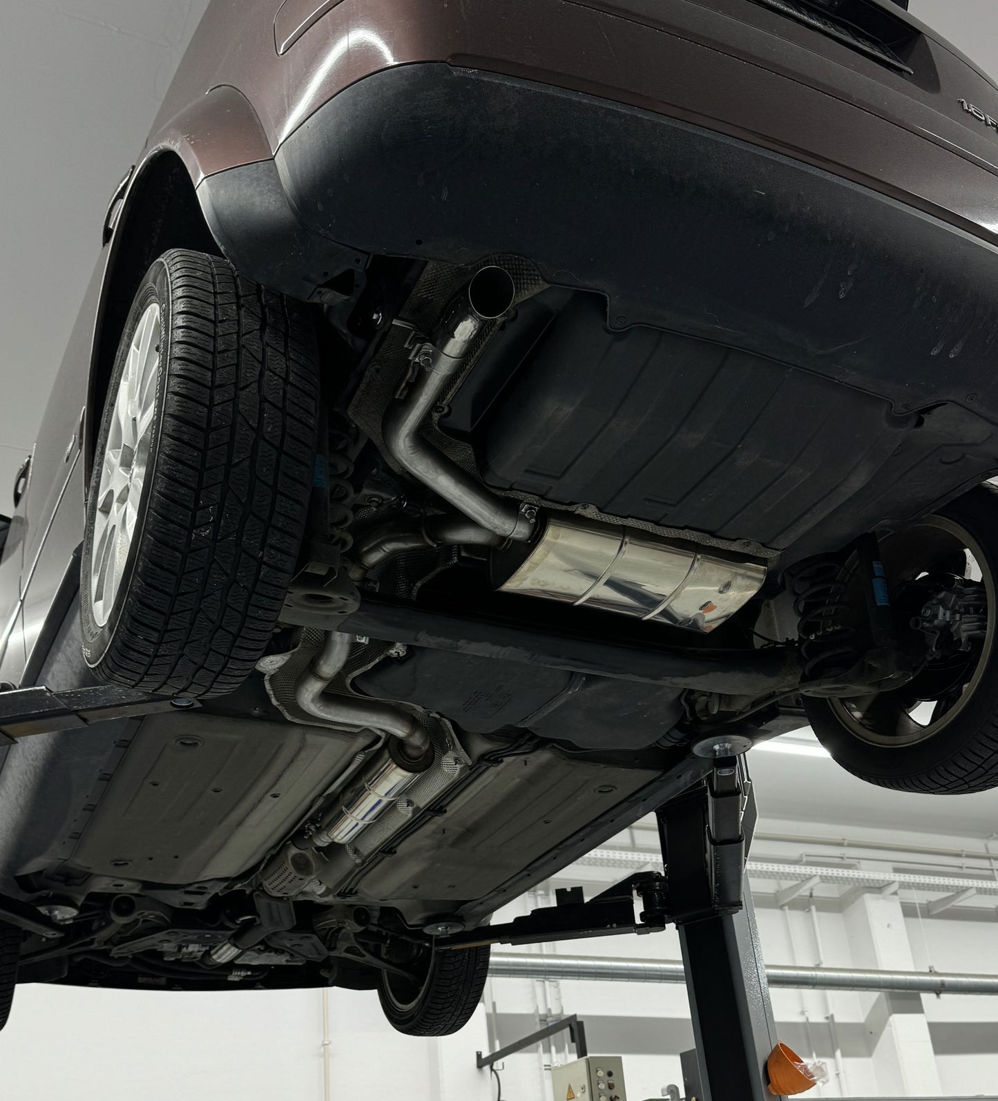 Audi A2 - 1,4l - 34l Tank Halbanlage ab Kat - 1x63 Typ 26 (Bestehend aus End- und Vorschalldämpfer mit Endrohr)