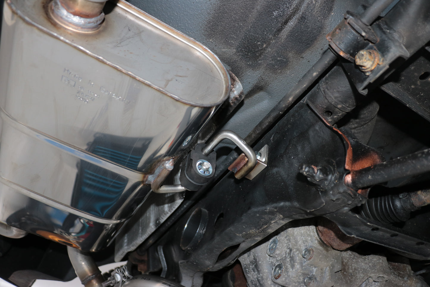 Dacia Duster 4x4 Facelift Endschalldämpfer quer Ausgang rechts/links - 1x90 Typ 16 rechts/links