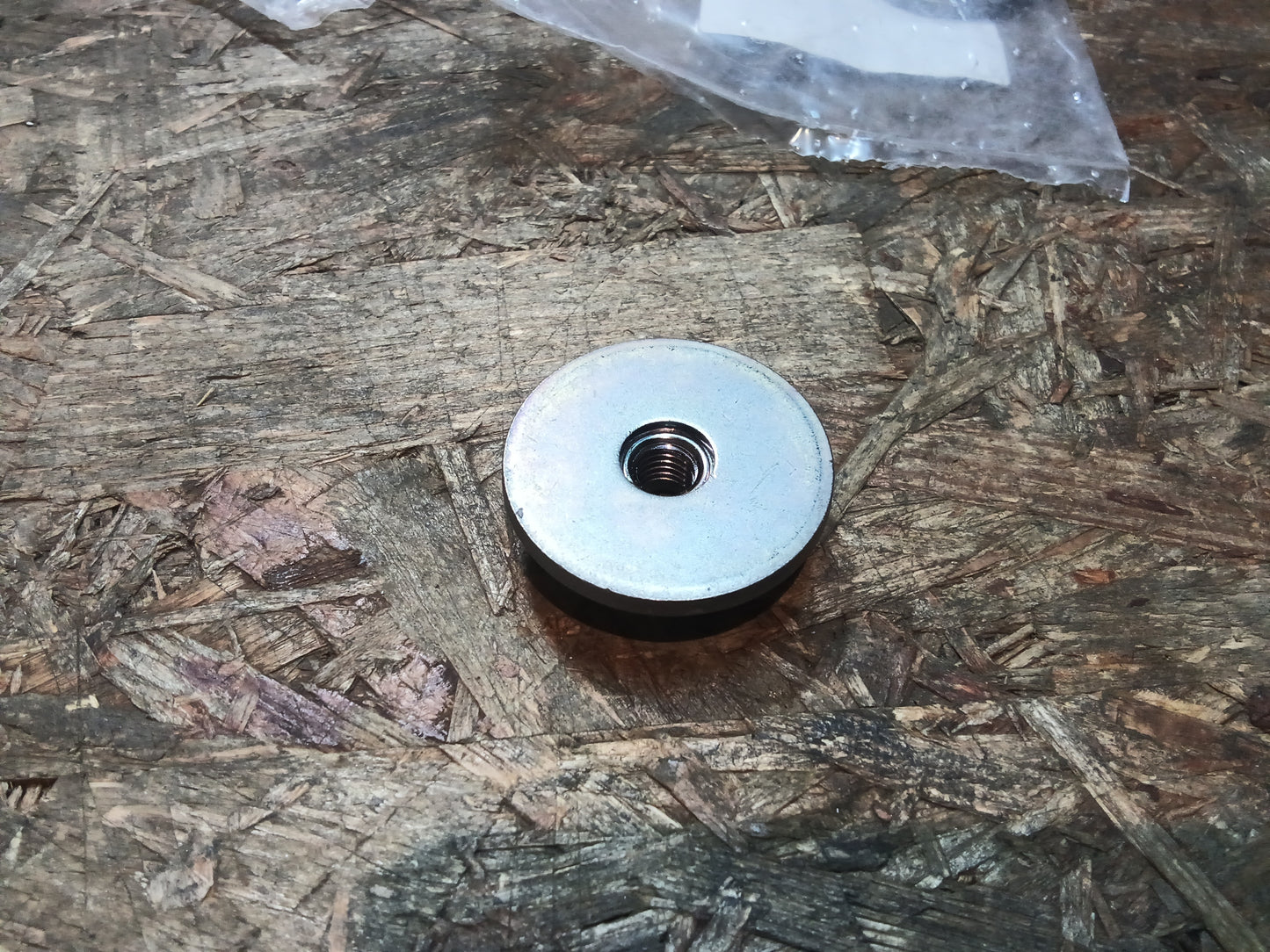 Citroen Peugeot Mutter Bundmutter an Kraftstofftank original PSA NEU