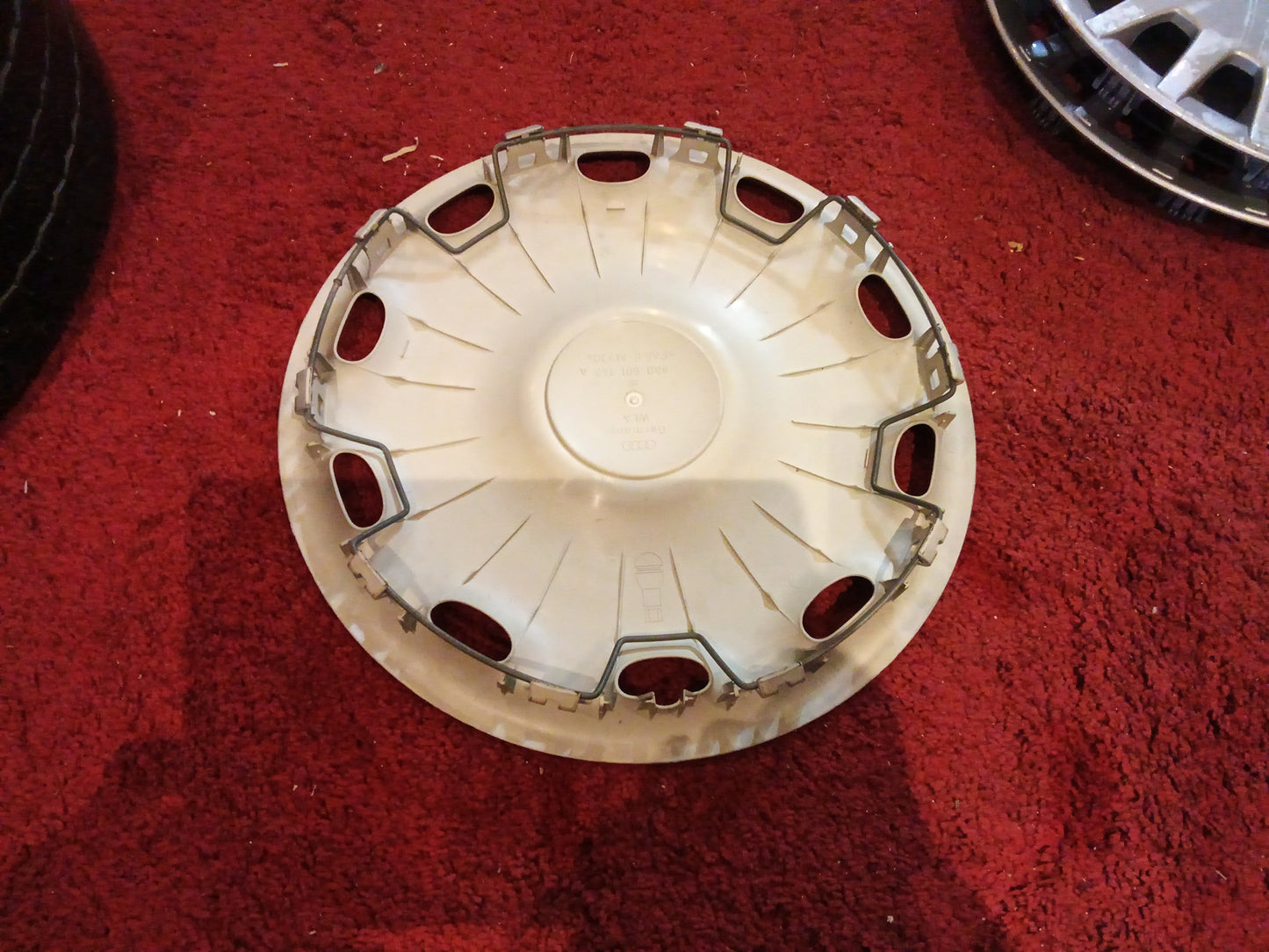 Audi 80 A3 Bj 89-00 Radkappe 15 Zoll original Audi NEU