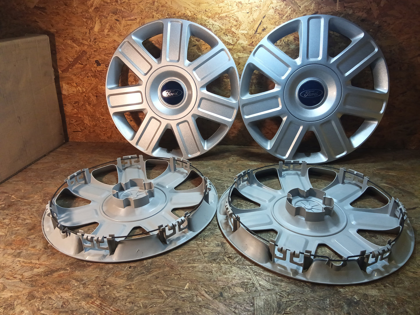 Ford Mondeo , C-Max 16" Radkappensatz original Ford NEU