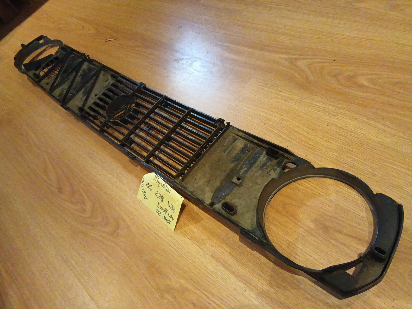 VW Polo l Audi 50 Kühlergrill original VW/Audi GEBRAUCHT mit Gebrauchsspuren