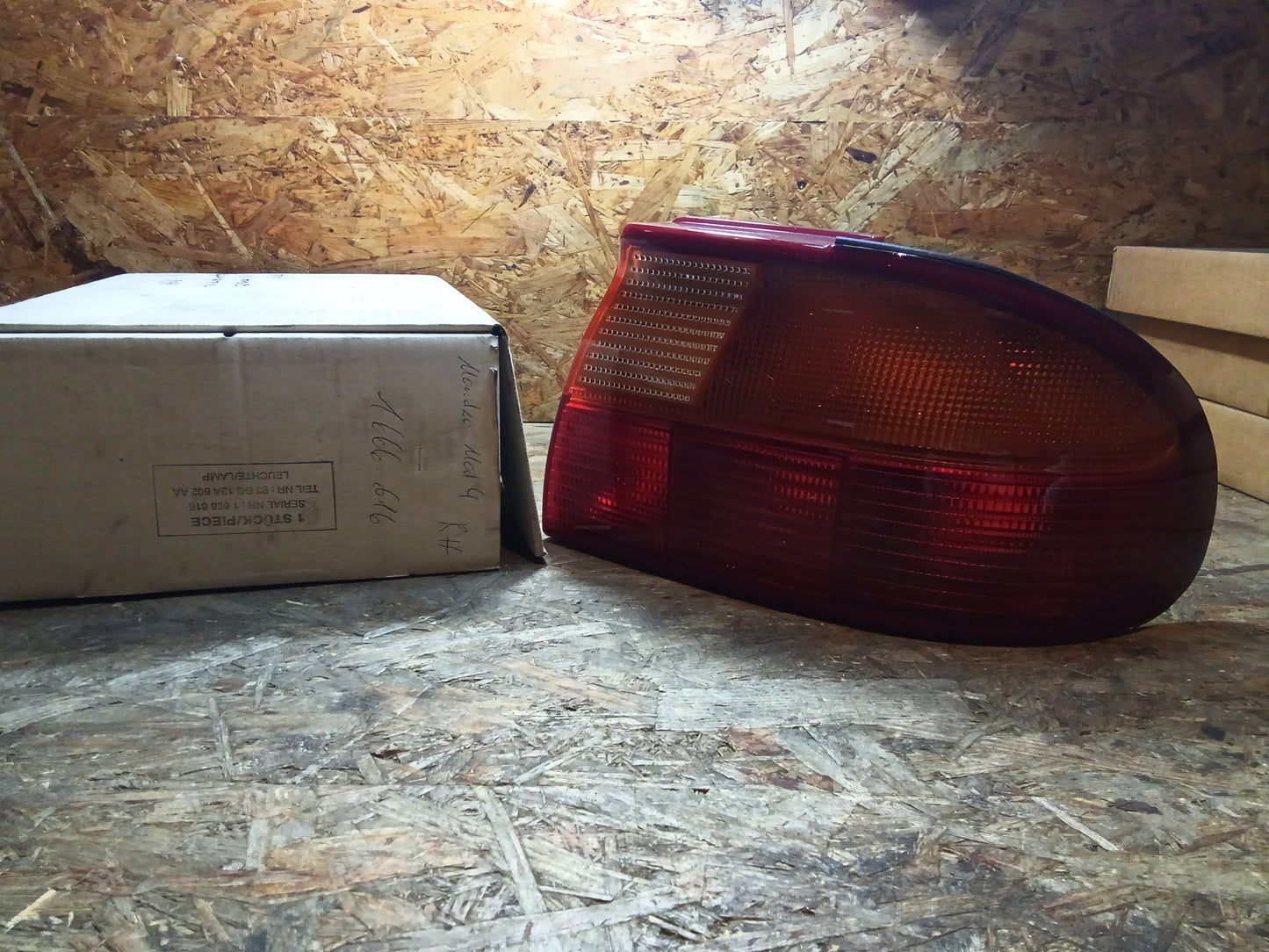 Ford Mondeo MK1 Heckleuchte rechts original Ford NEU