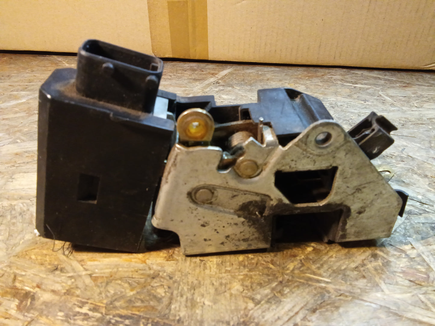 BMW Serie 3 Berlina (E36) Türschloss V.R original BMW GEBRAUCHT