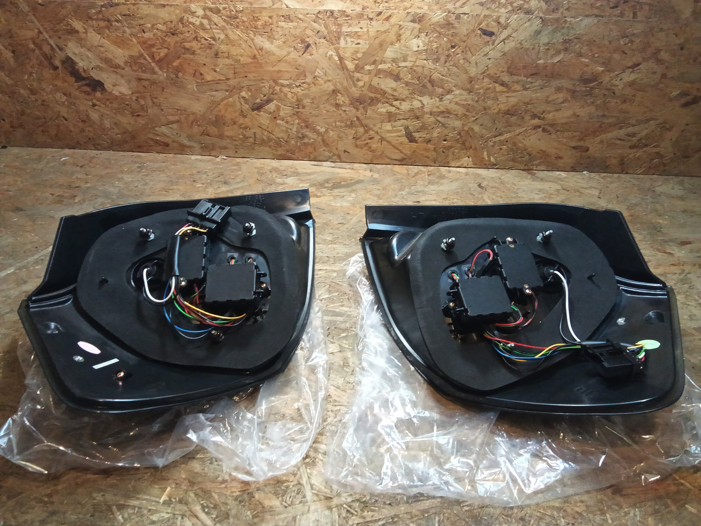 Tuning-Tec LED Rückleuchten für BMW 1er E87/E81 LCI 07-11 rauch (LDBM89)